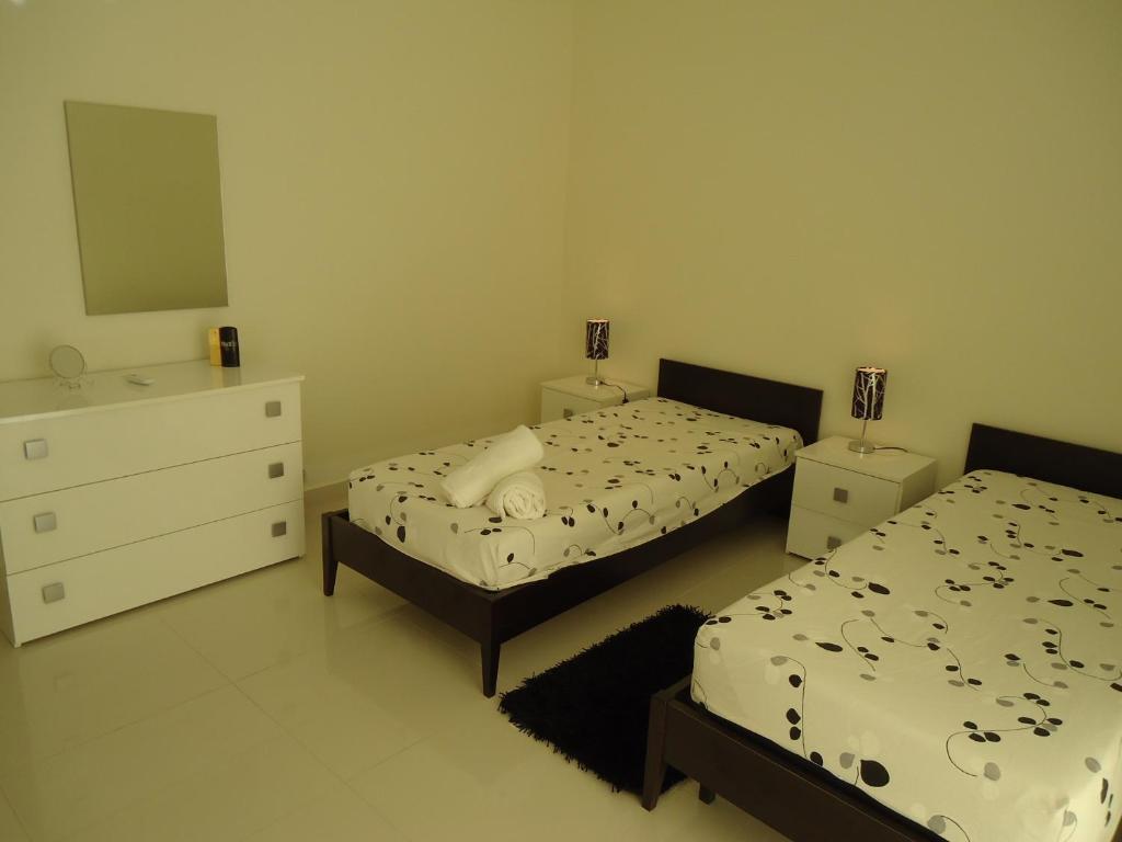 Апартаменти Shamrock Flats Мелліха Номер фото