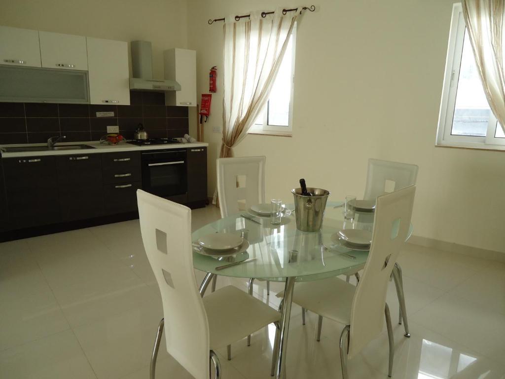 Апартаменти Shamrock Flats Мелліха Номер фото
